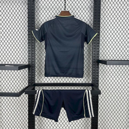 Ensemble Enfant Real Madrid Extérieur 2025/26