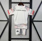 Kit enfant Bayern Munich Extérieur 2025/2026