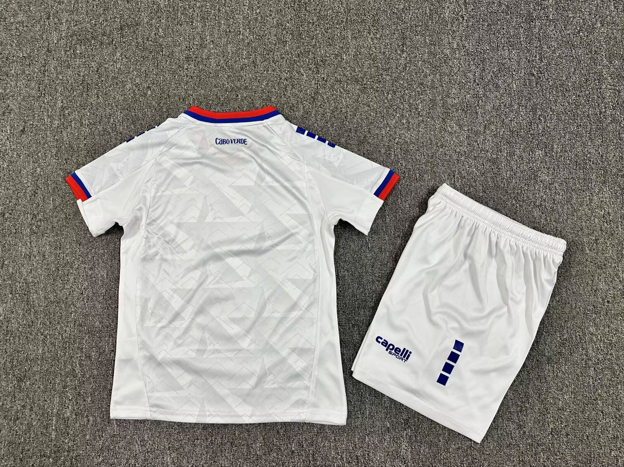 Kit enfant Cap-Vert Coupe du Monde 2026 Extérieur